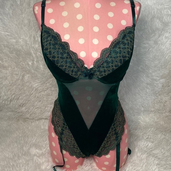 Vintage Victoria’s Secret forest green and gold velvet & mesh bodysuit - Picture 1 of 7